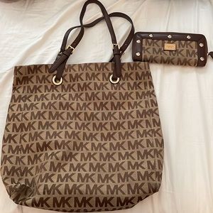 Michael Kors tote with matching wallet